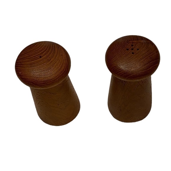 Mushroom Teak Salt N Pepper Shakers Mid Century Modern 1960’s - Picture 3 of 8